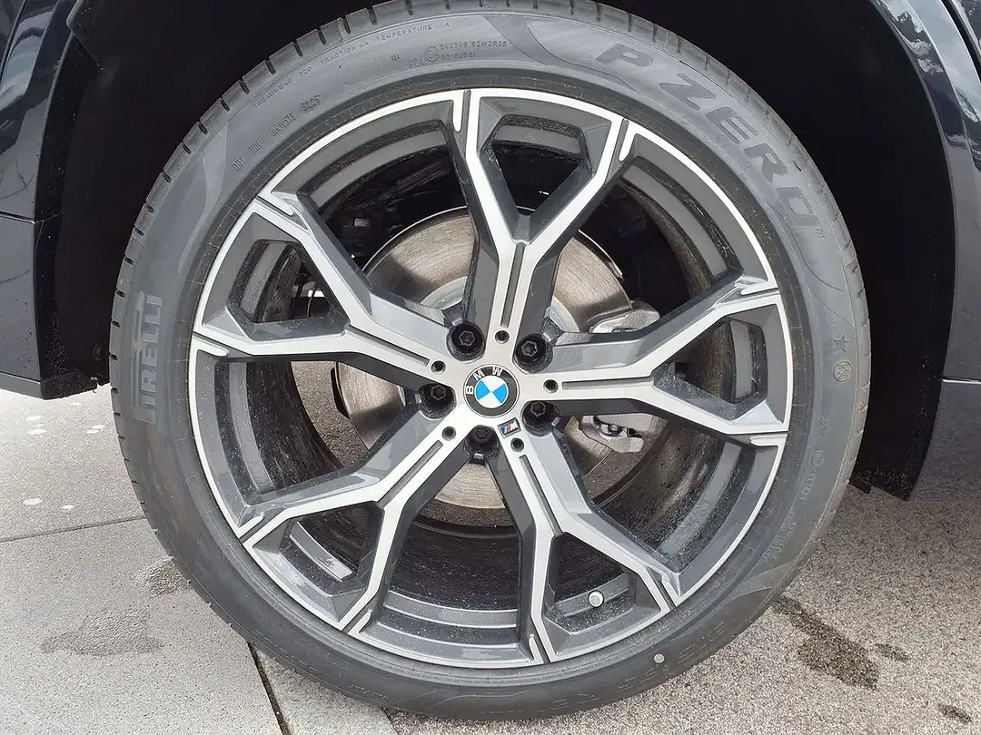 BMW X5 M - Thumbnail 14