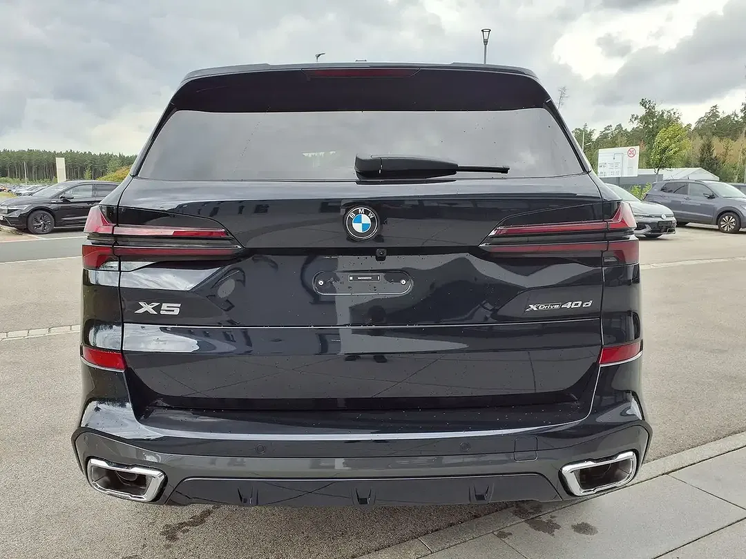 BMW X5 M - Thumbnail 2
