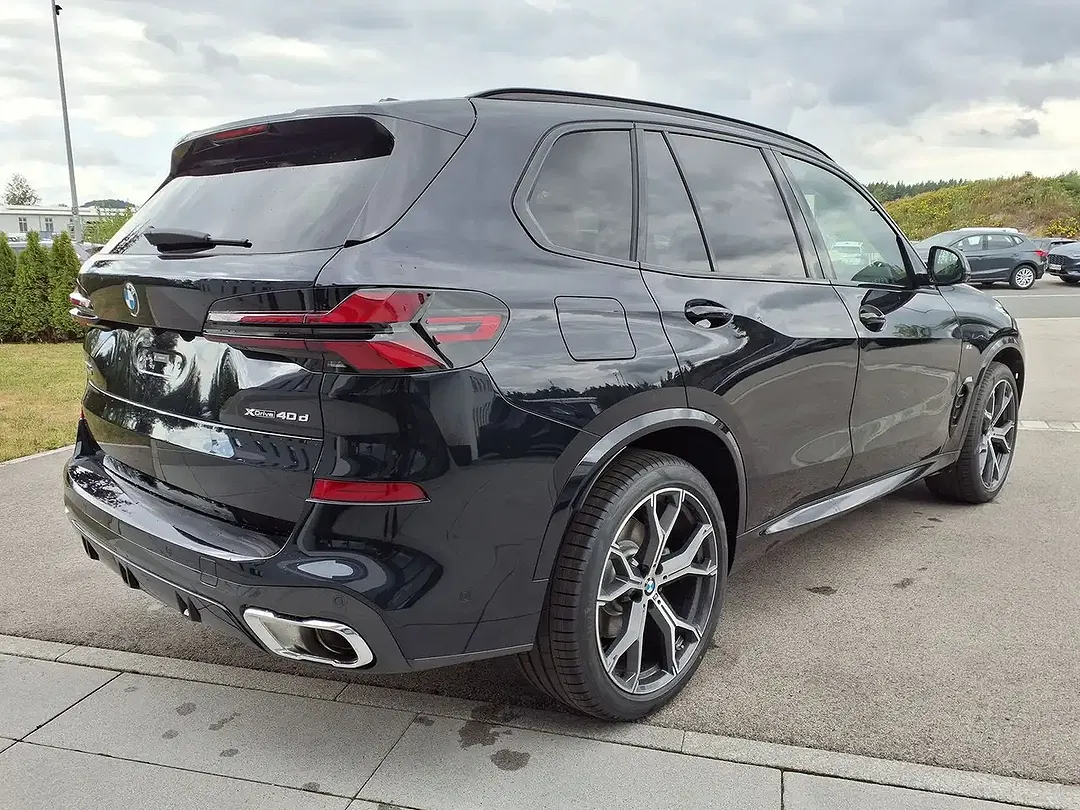 BMW X5 M - Thumbnail 3
