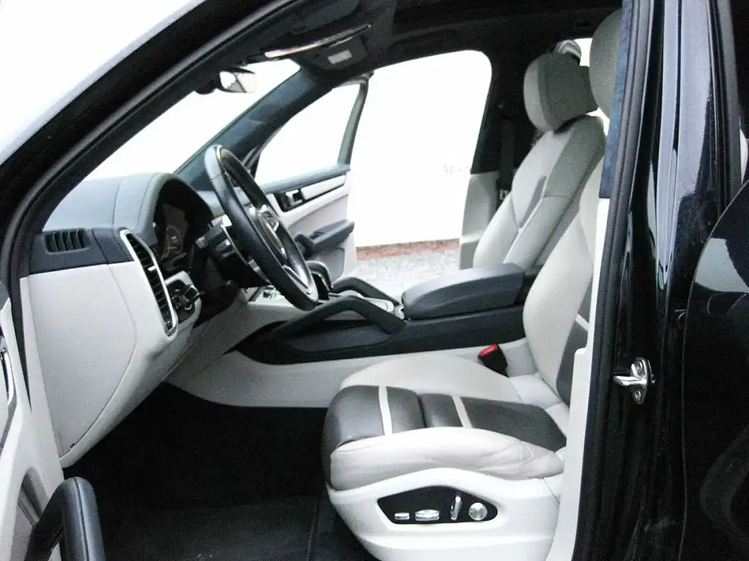 Porsche Cayenne - Thumbnail 5