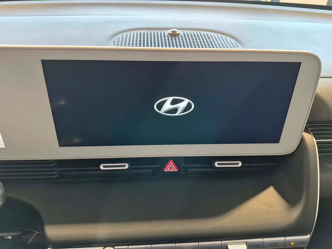 Hyundai IONIQ 5 - Thumbnail 11