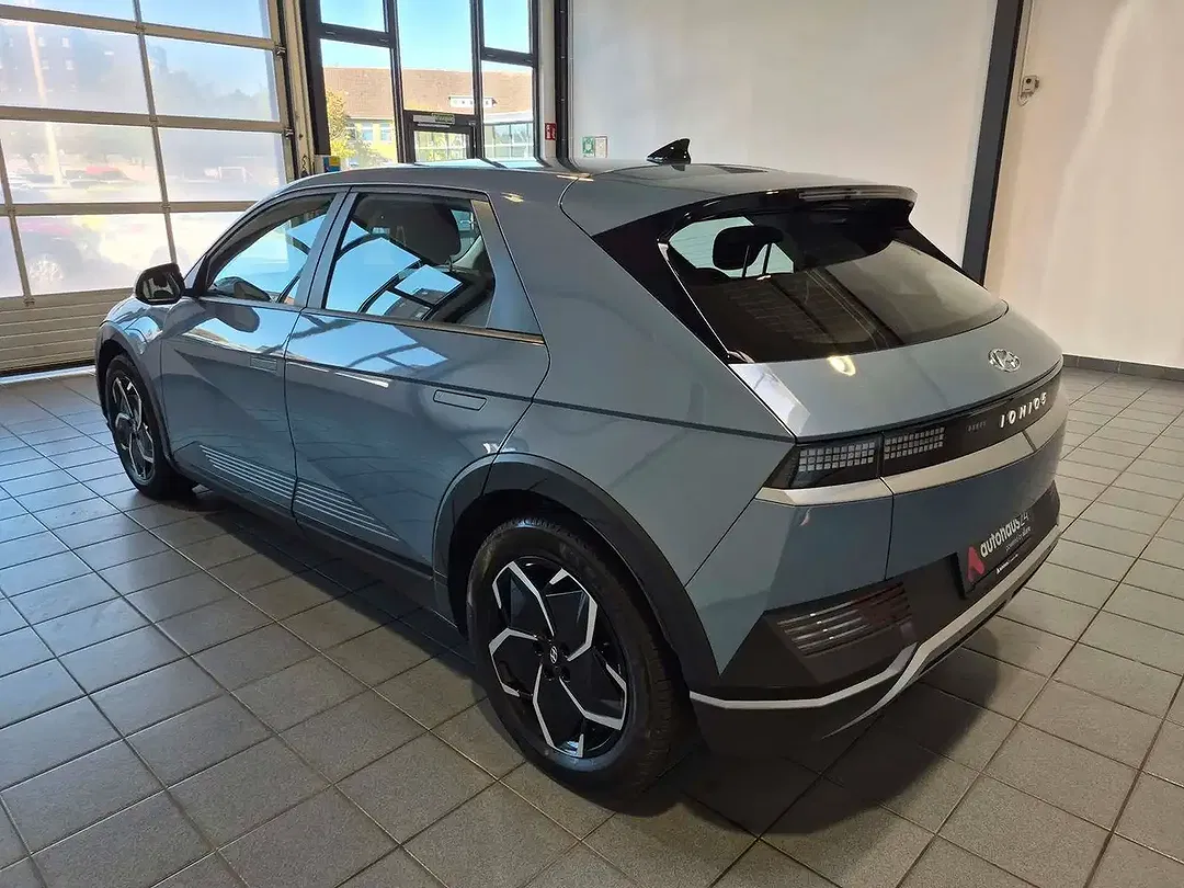 Hyundai IONIQ 5 - Thumbnail 4