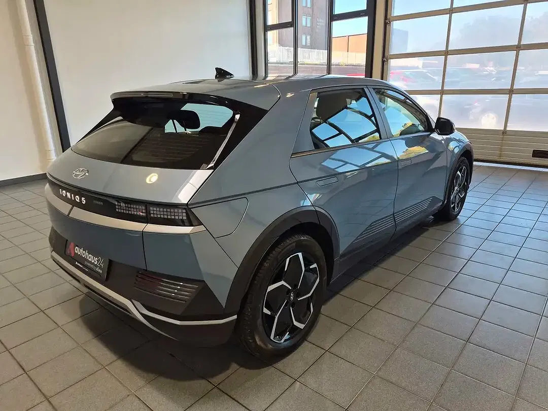 Hyundai IONIQ 5 - Thumbnail 5