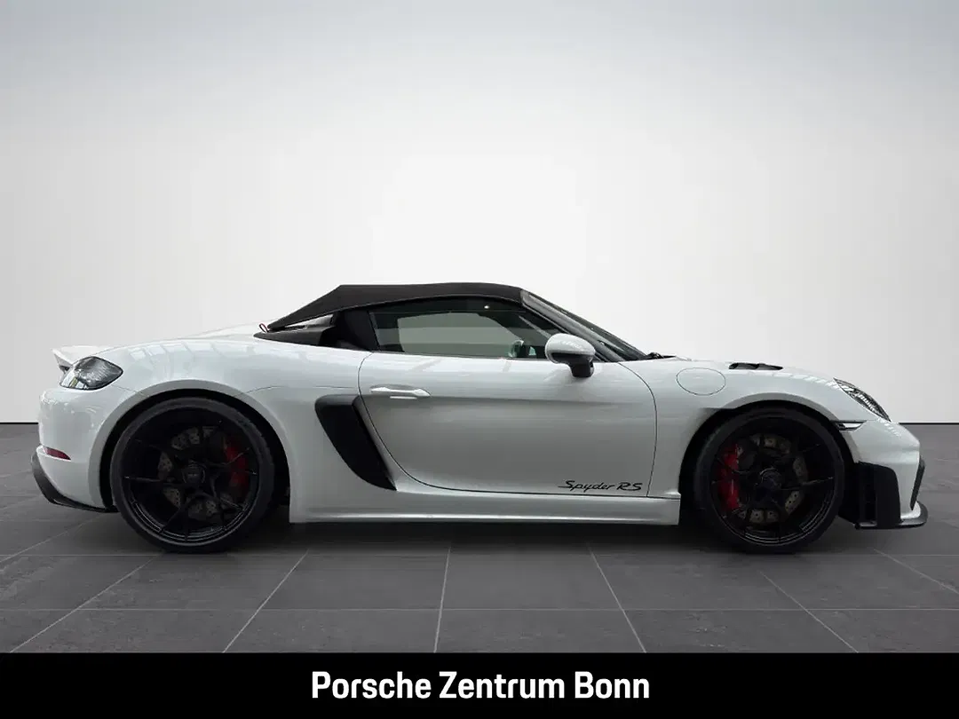 Porsche 718 Spyder RS - Thumbnail 4