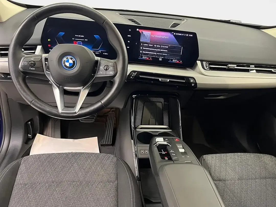 BMW iX1 - Thumbnail 12