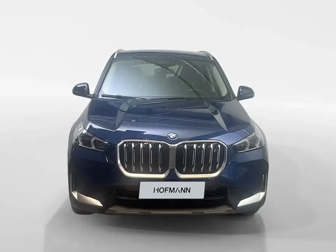 BMW iX1 - Thumbnail 2