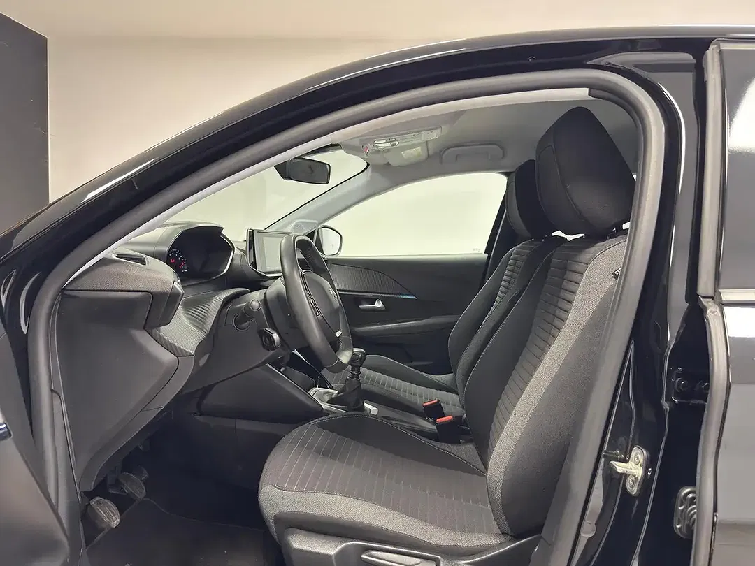 Peugeot 208 - Thumbnail 11