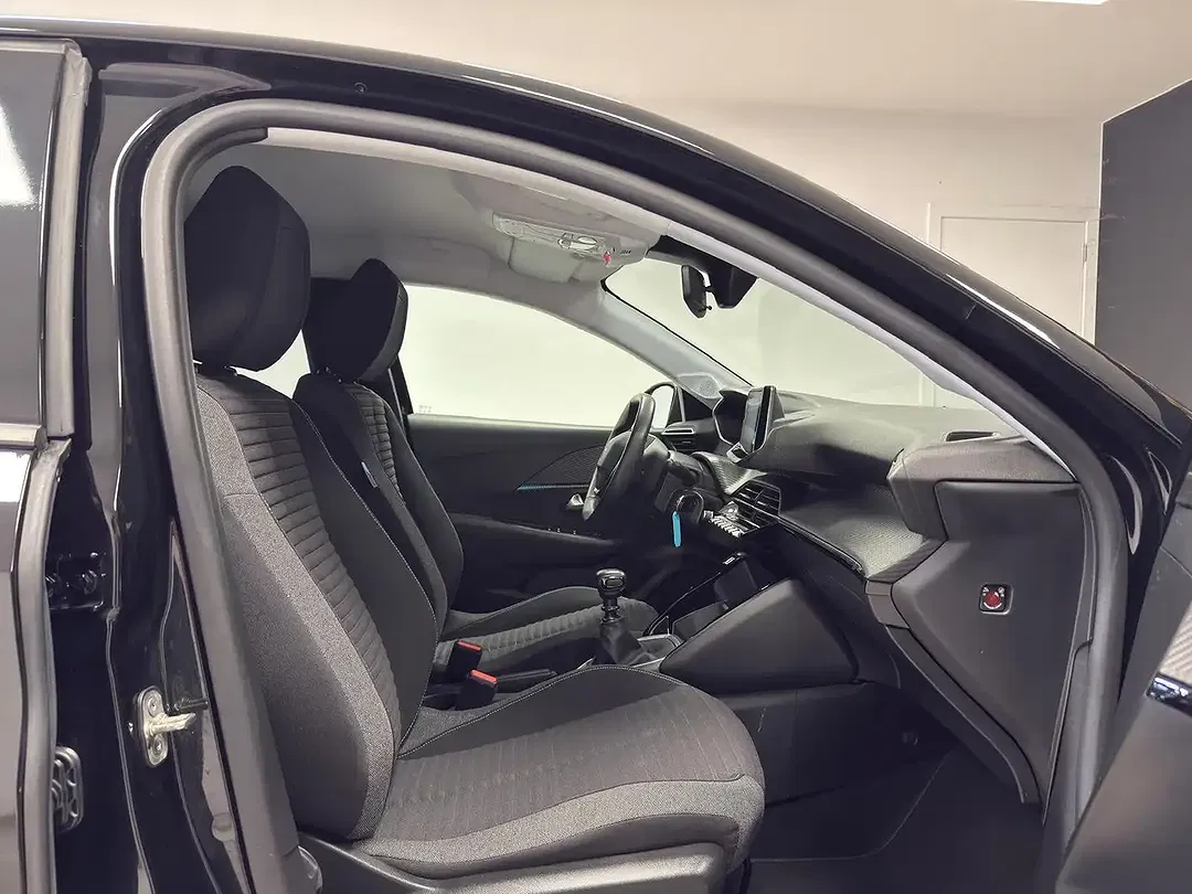 Peugeot 208 - Thumbnail 12