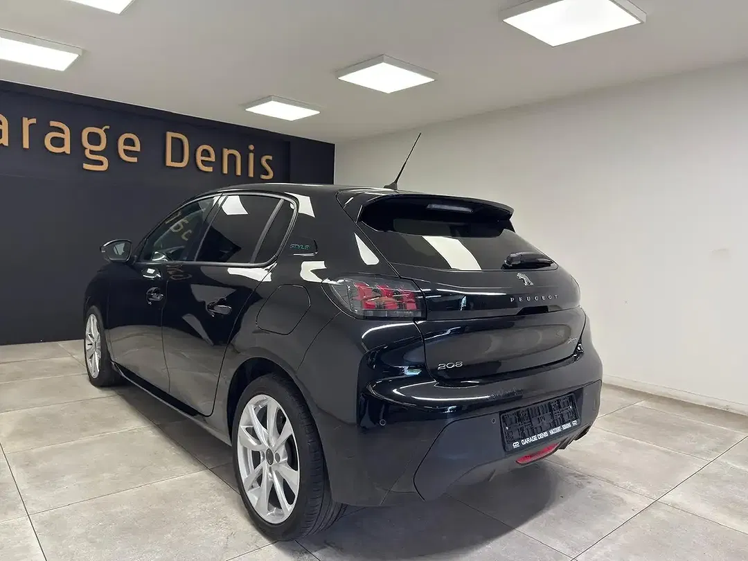 Peugeot 208 - Thumbnail 6