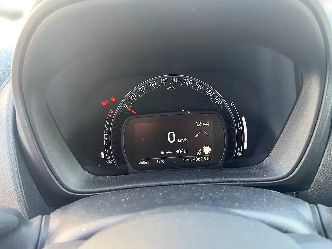 Toyota Aygo - Thumbnail 13