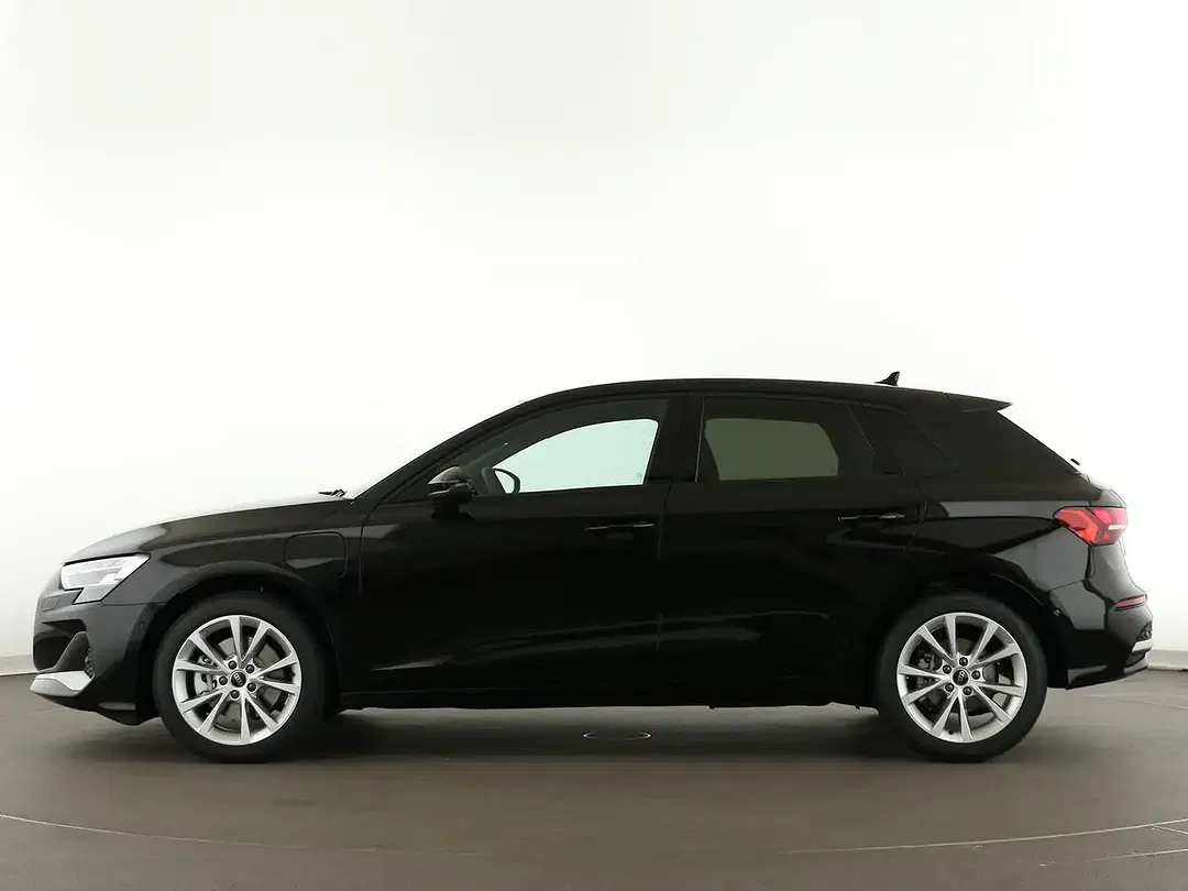 Audi A3 Hybrid TFSI e S tronic Sportback - Thumbnail 4