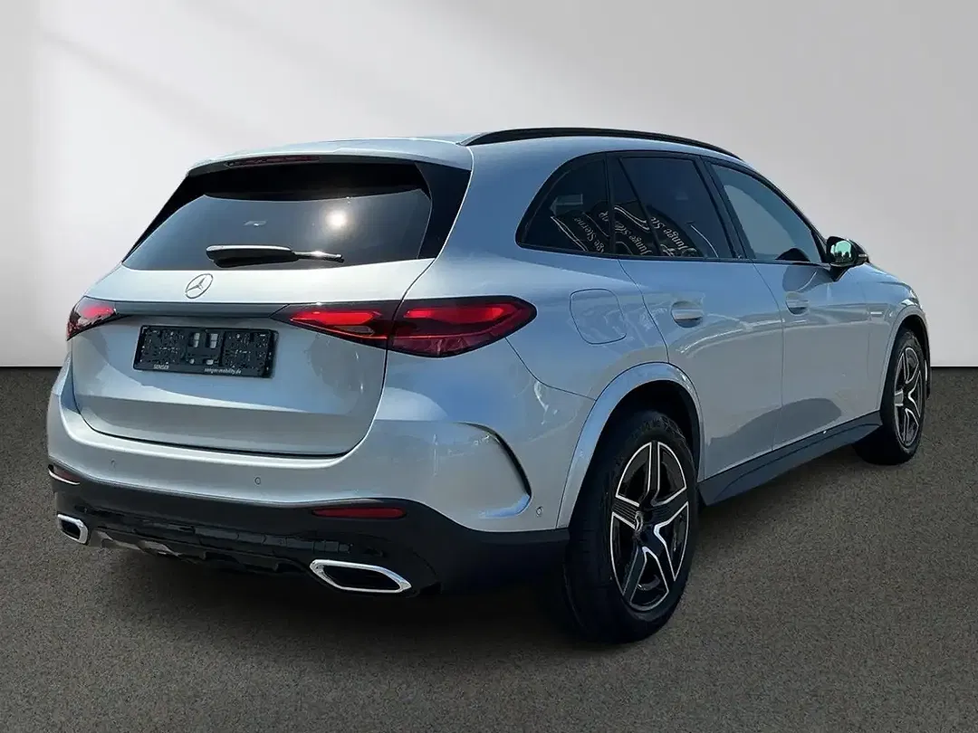 Mercedes-Benz GLC 200 4MATIC AMG Line Night - Thumbnail 3