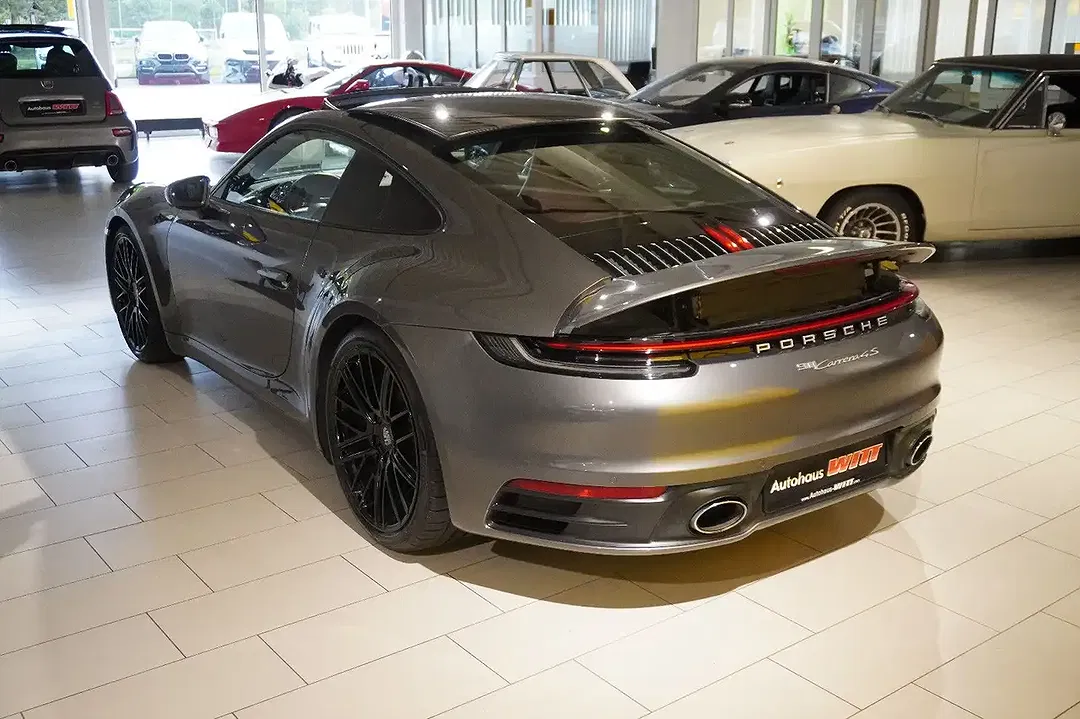 Porsche 992 Carrera 4S - Thumbnail 5
