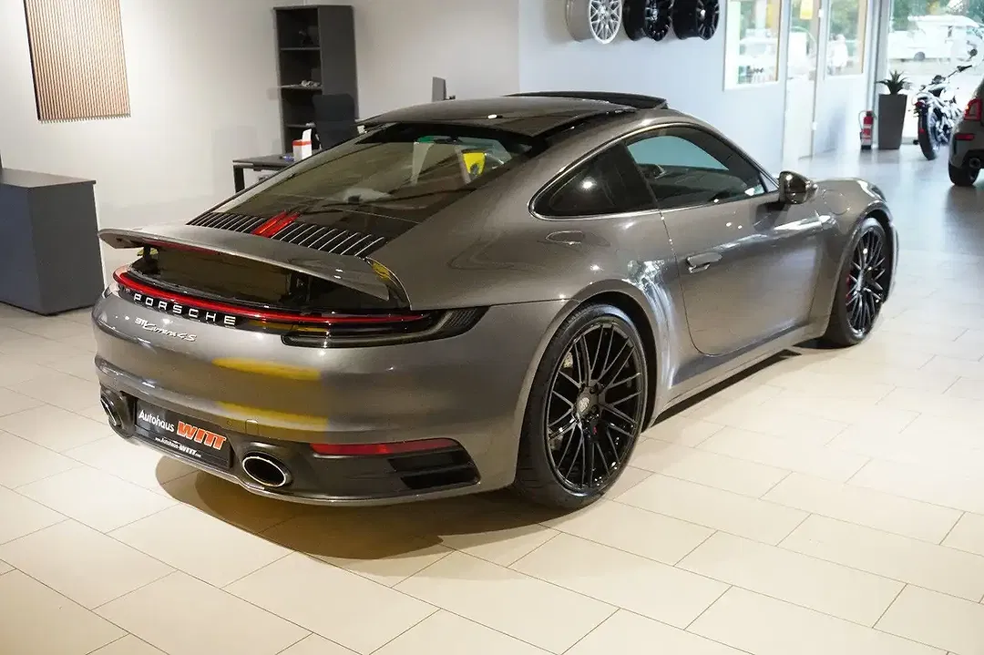 Porsche 992 Carrera 4S - Thumbnail 6