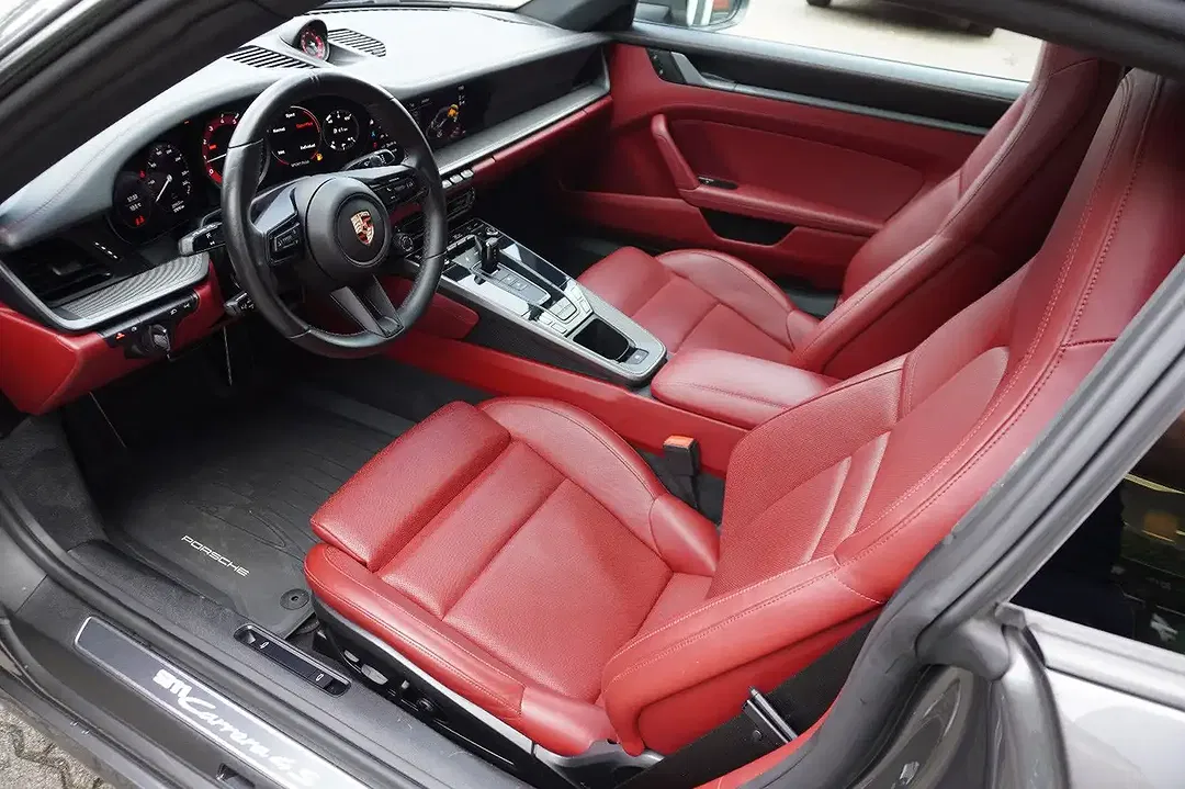Porsche 992 Carrera 4S - Thumbnail 7