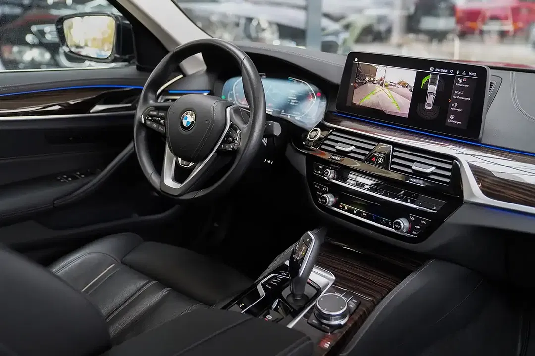 BMW 520 xDrive Luxury Line - Thumbnail 15