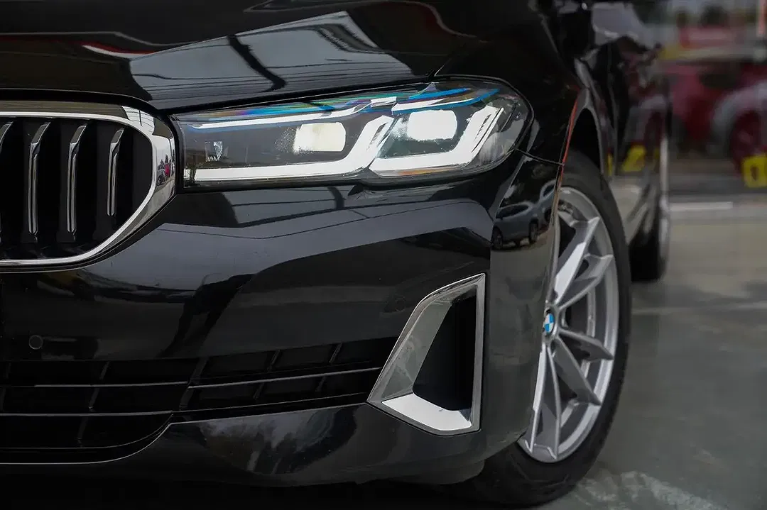 BMW 520 xDrive Luxury Line - Thumbnail 2