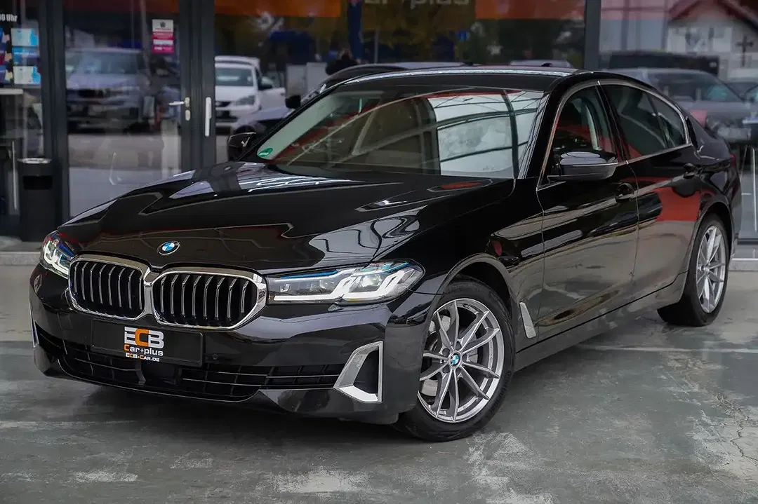 BMW 520 xDrive Luxury Line - Thumbnail 3