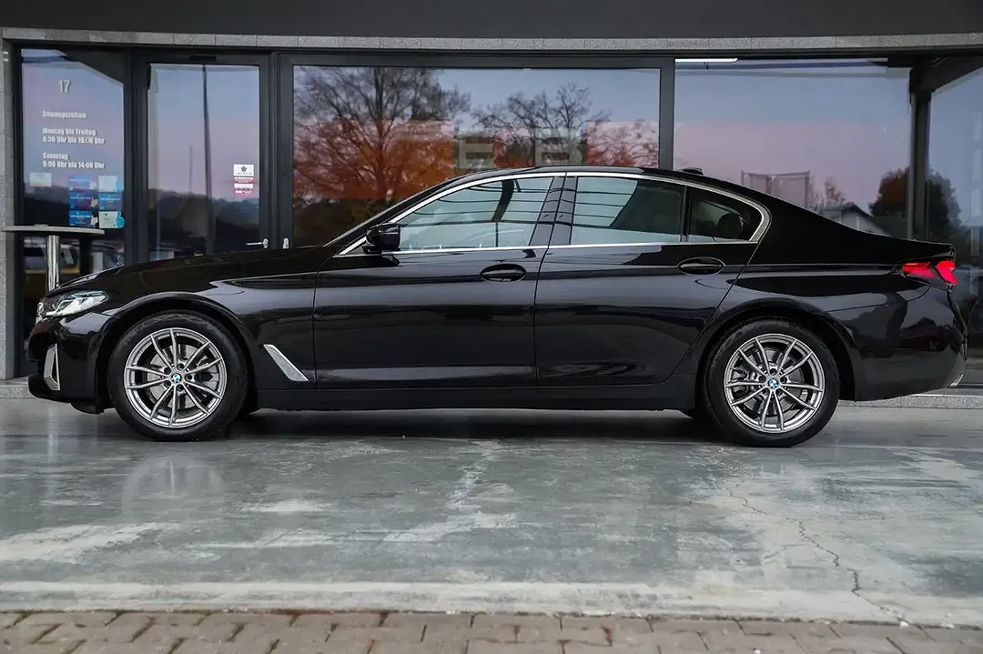BMW 520 xDrive Luxury Line - Thumbnail 5