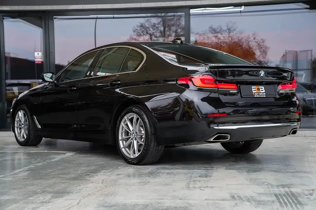 BMW 520 xDrive Luxury Line - Thumbnail 6