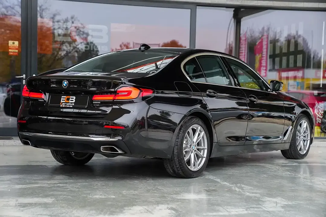 BMW 520 xDrive Luxury Line - Thumbnail 9
