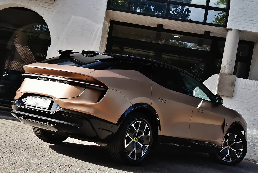 Lotus Eletre 4x4 EDS - Thumbnail 8