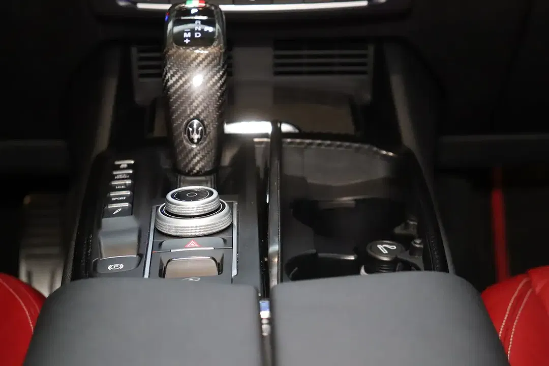 Maserati Levante GTS - Thumbnail 38