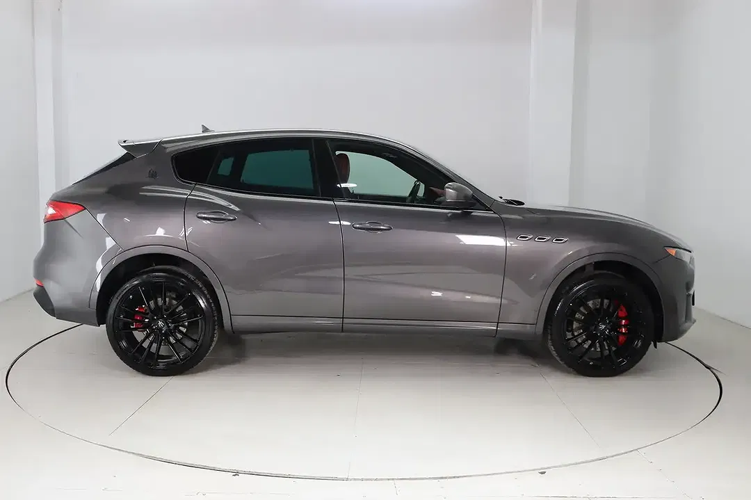 Maserati Levante GTS - Thumbnail 4