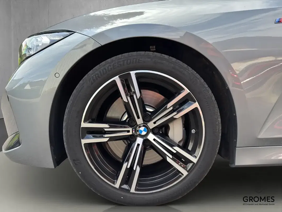 BMW 330 MHEV M Sport Touring - Thumbnail 11