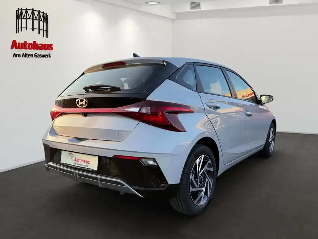 Hyundai i20 - Thumbnail 3