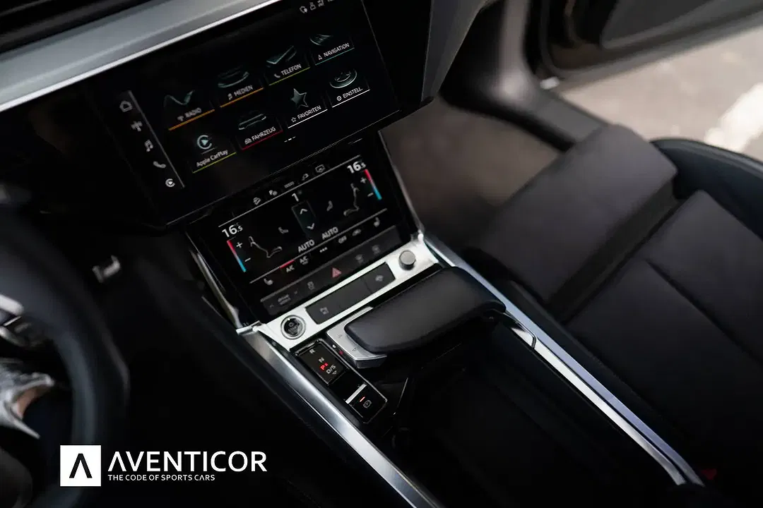Audi Q8 e-tron Matrix LED S line - foto 11