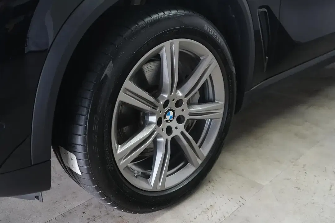 BMW X5 xDrive - Thumbnail 43