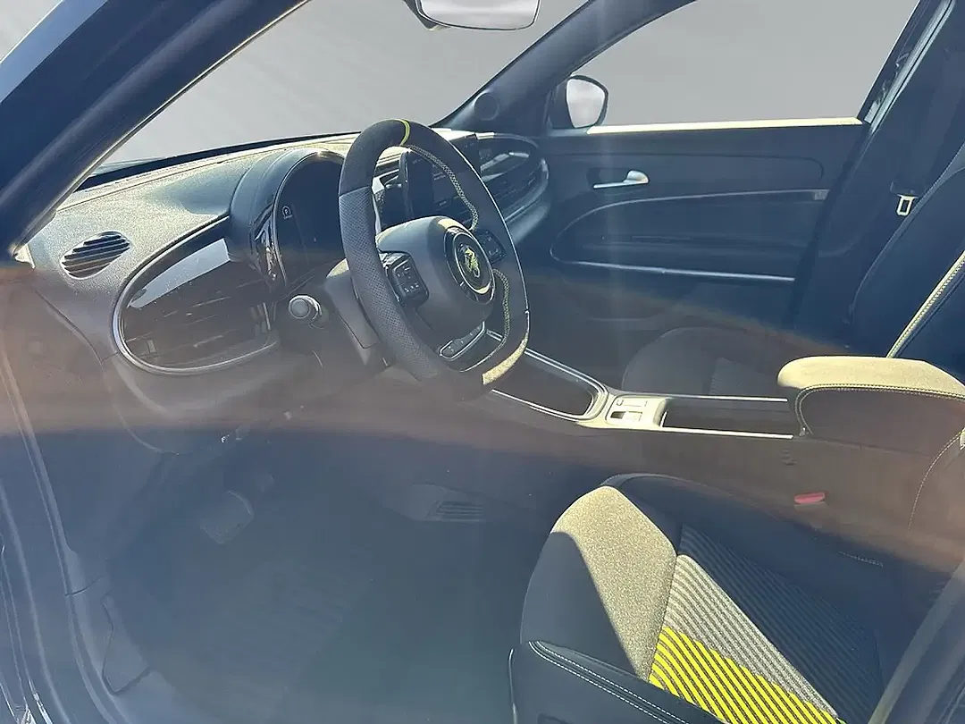 Abarth 600e Turismo - Thumbnail 9