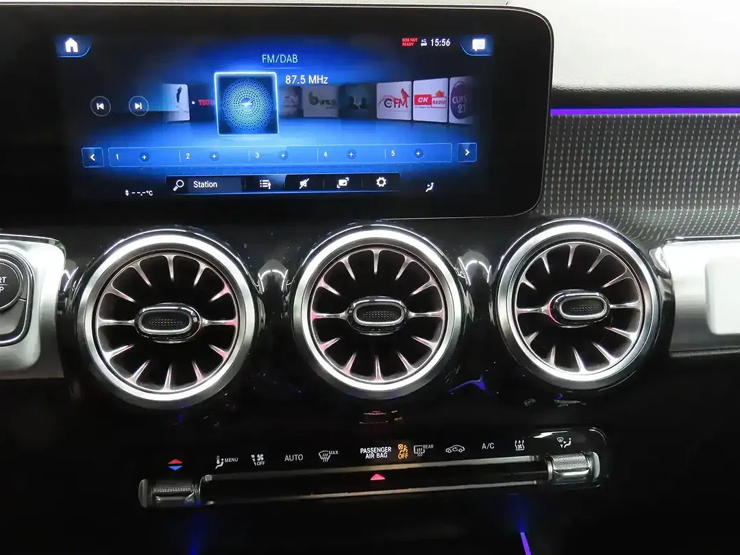 Mercedes-Benz EQB 250 - Thumbnail 10
