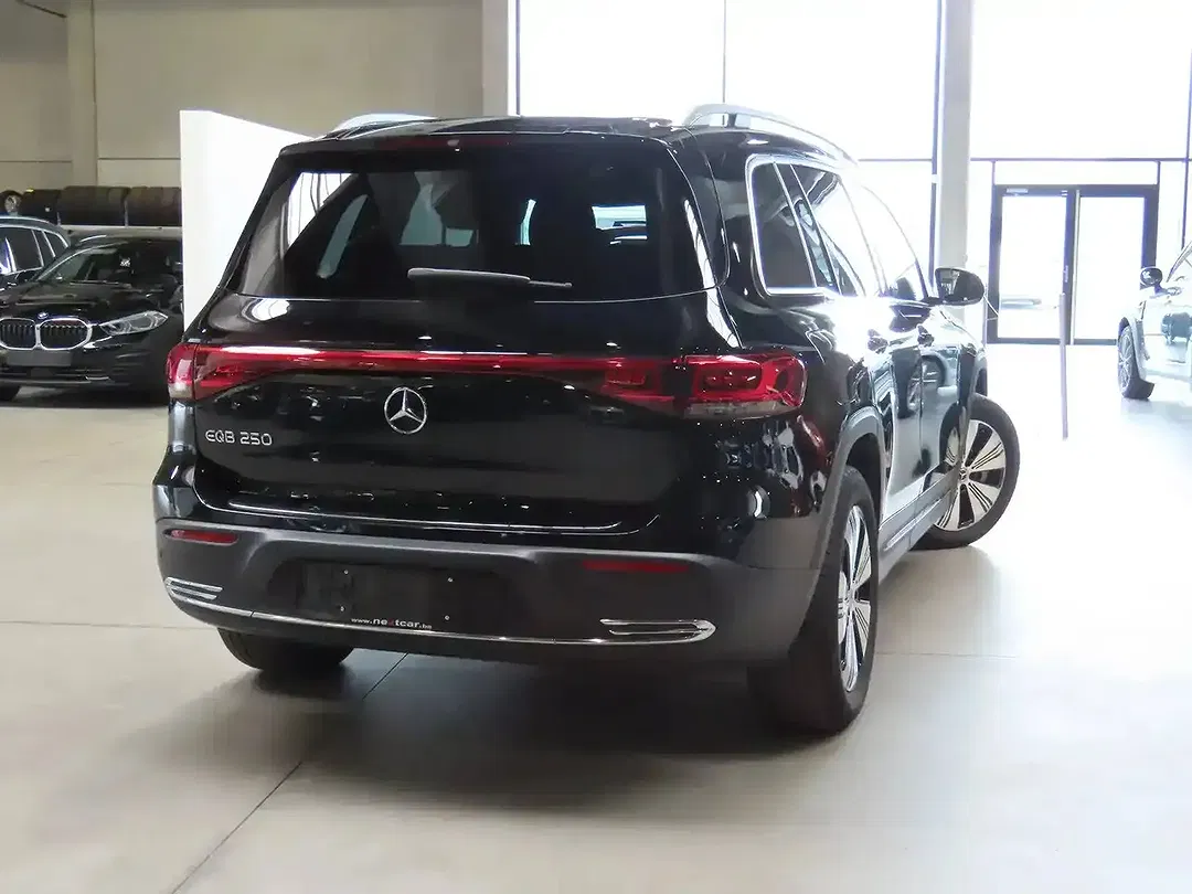 Mercedes-Benz EQB 250 - foto 2
