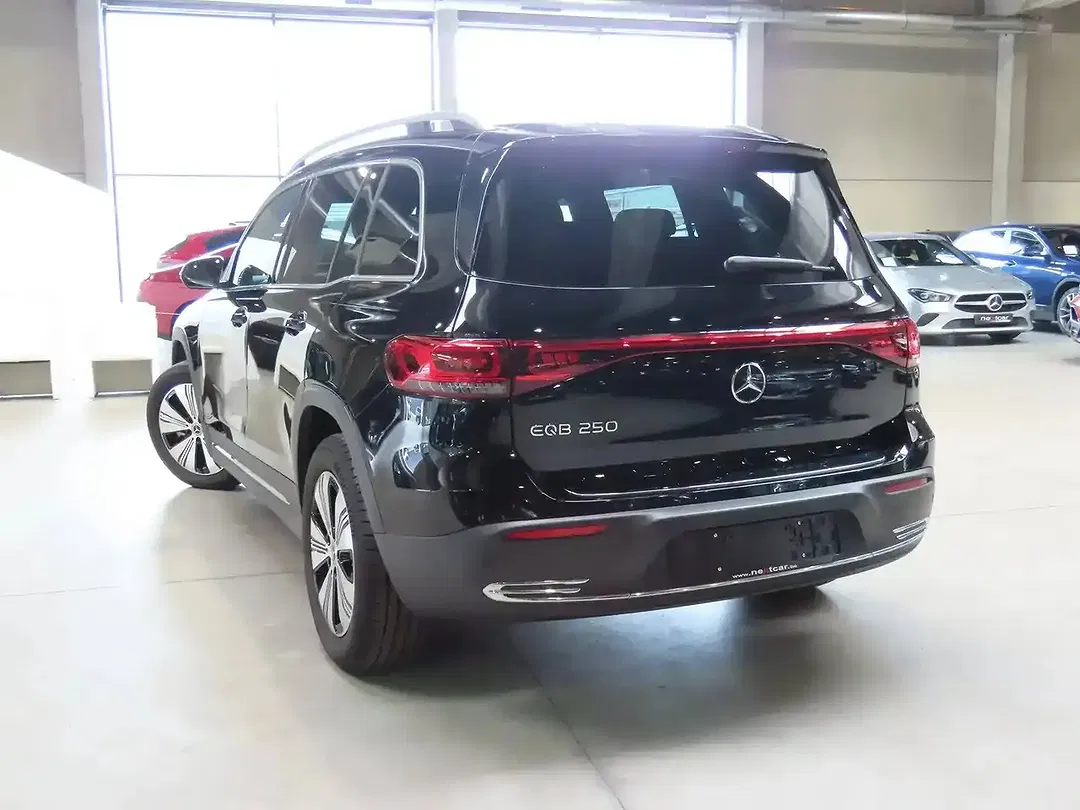 Mercedes-Benz EQB 250 - Thumbnail 3