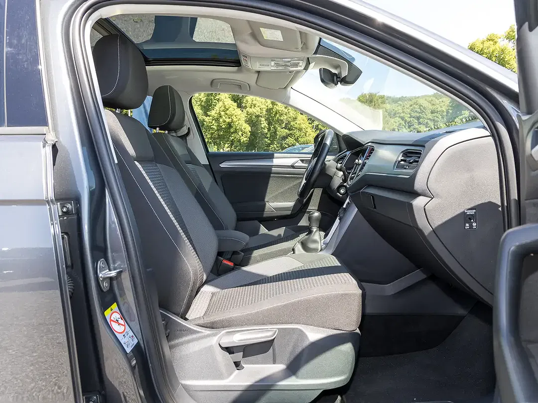 Volkswagen T-Roc 1.5 TSI Active - Thumbnail 3