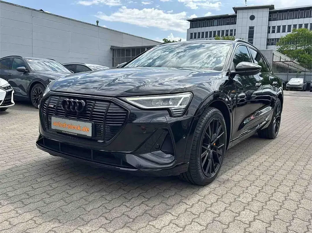 Audi e-tron 55 S line Black Edition - Thumbnail 1