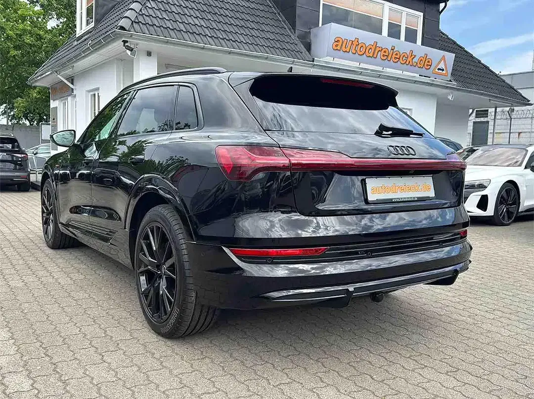 Audi e-tron 55 S line Black Edition - Thumbnail 9