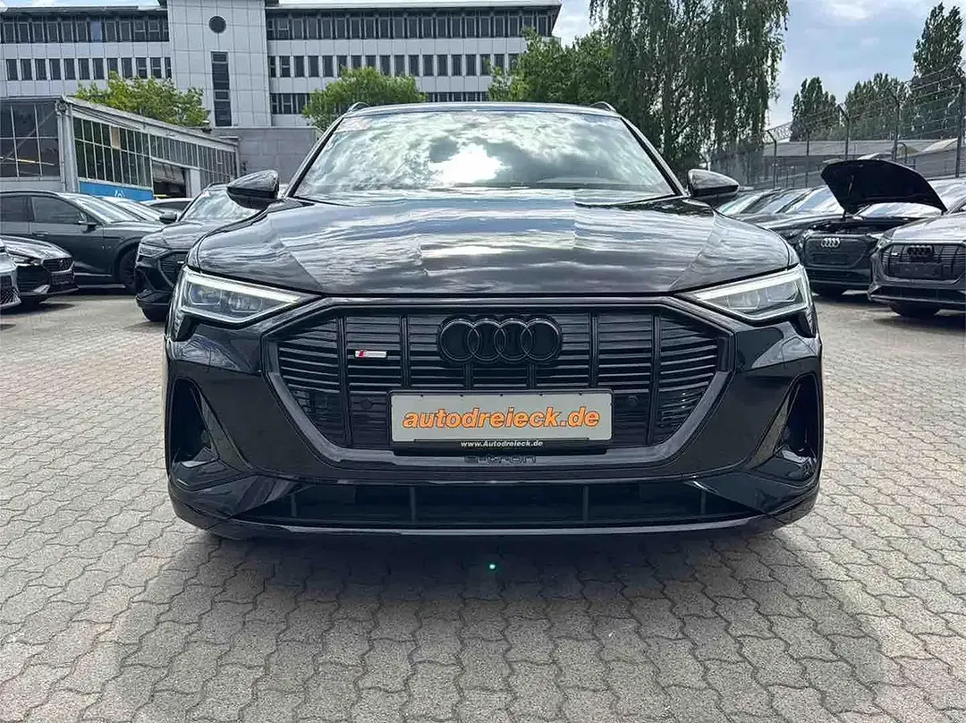 Audi e-tron 55 S line Black Edition - Thumbnail 2
