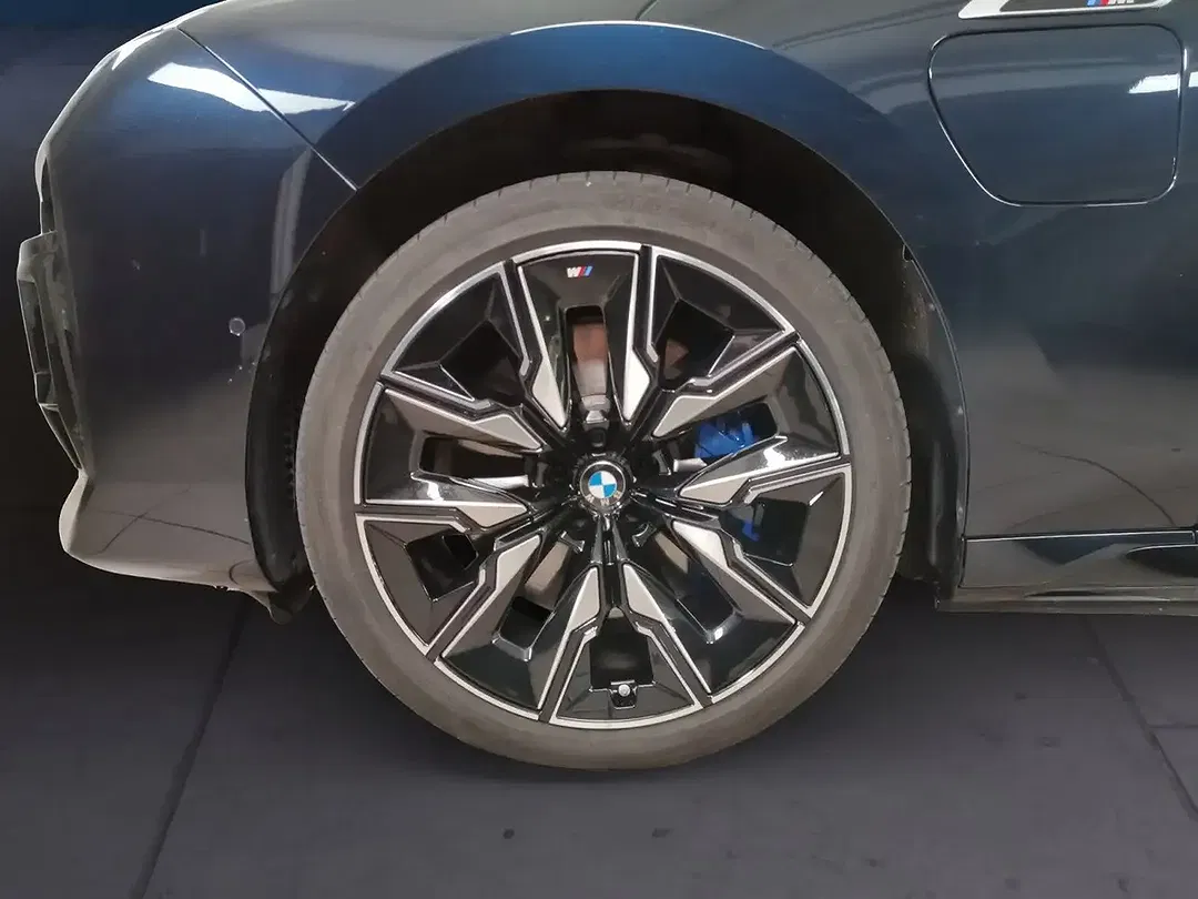 BMW 760 xDrive - Thumbnail 6