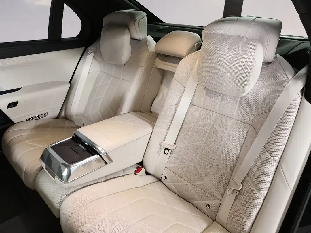 BMW 760 xDrive - Thumbnail 8