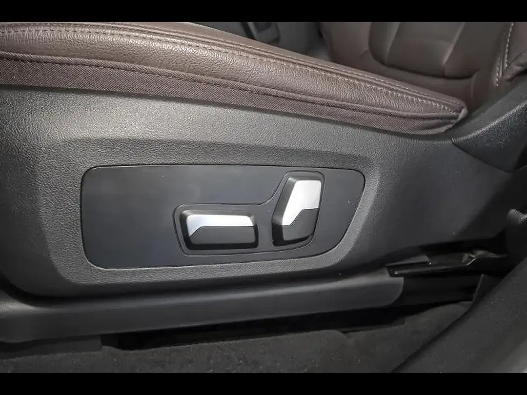 BMW iX3 M Sport - Thumbnail 10