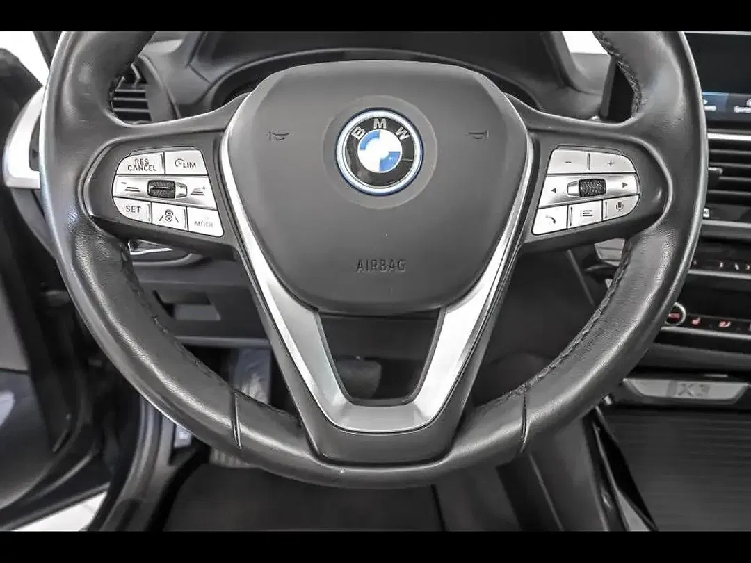 BMW iX3 M Sport - Thumbnail 5