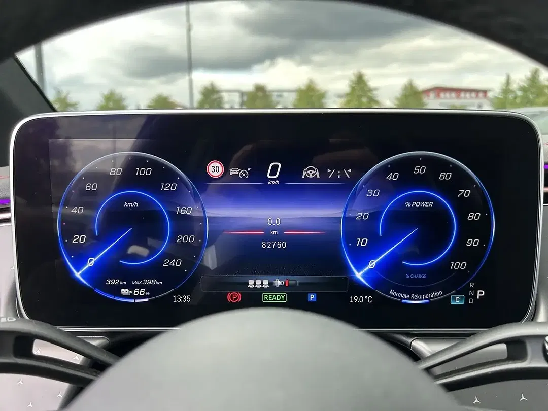 Mercedes-Benz EQE 300 AMG Burmester Night - foto 14