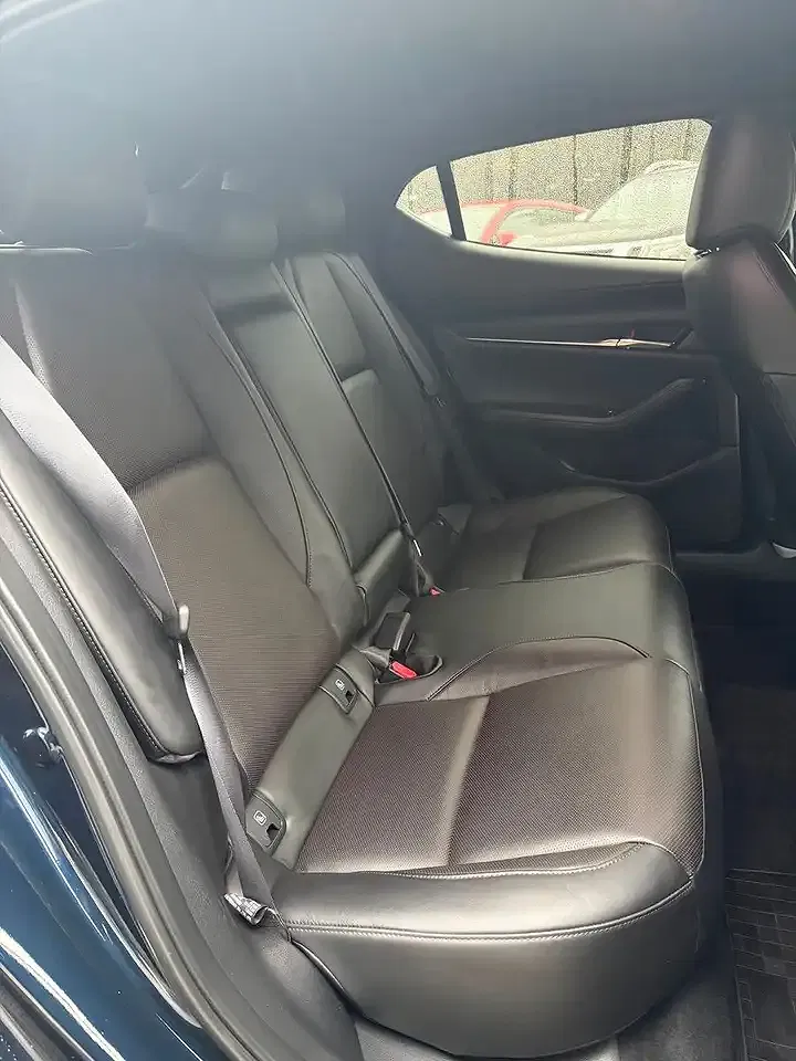 Mazda 3 - Thumbnail 11