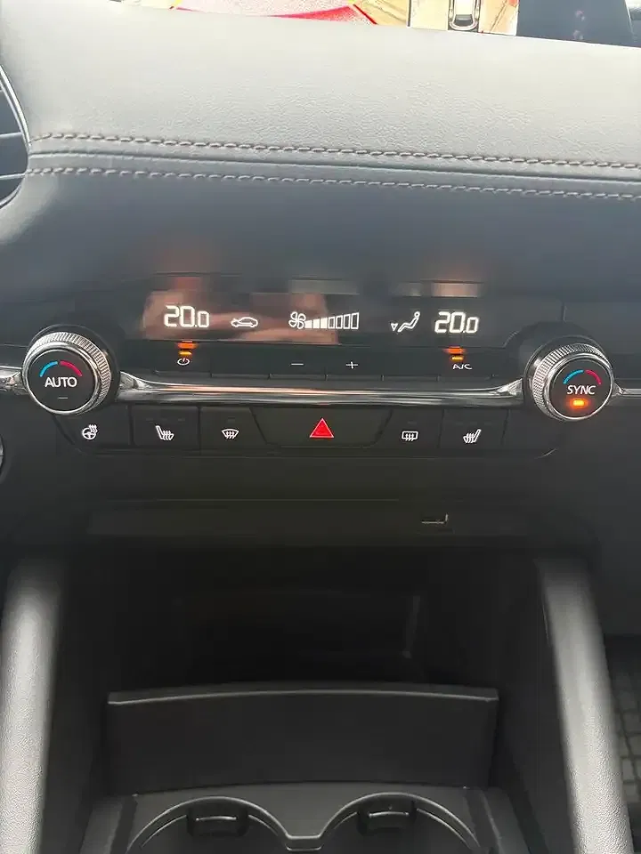 Mazda 3 - Thumbnail 14