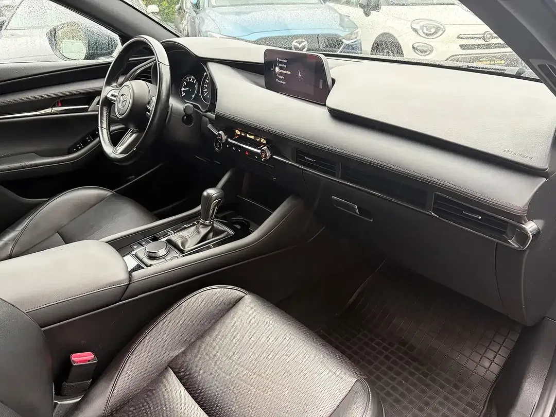 Mazda 3 - Thumbnail 9