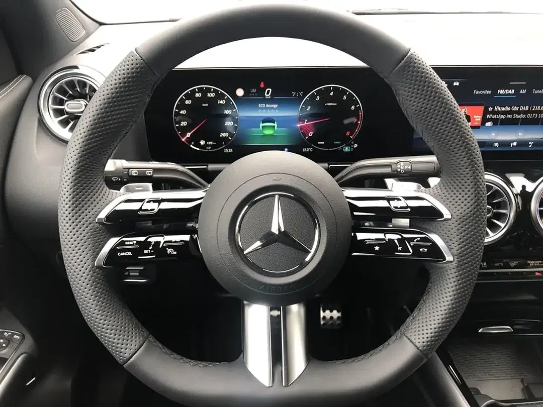 Mercedes-Benz GLA 200 AMG MBUX Night - Thumbnail 10
