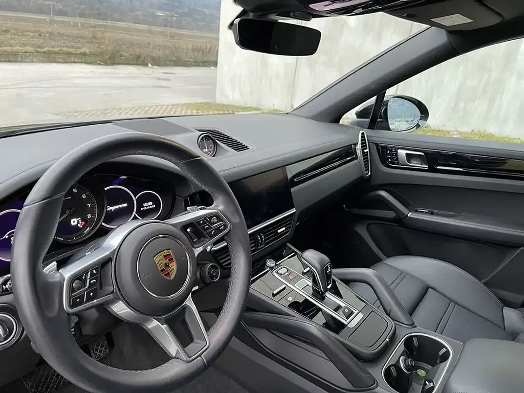 Porsche Cayenne E-Hybrid Coupe - Thumbnail 15